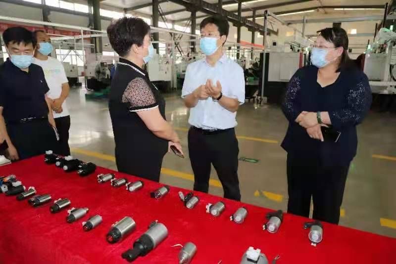 学生妹被操的淫水直流啊啊啊好爽视频安阳市市长高永一行莅临我公司参观调研